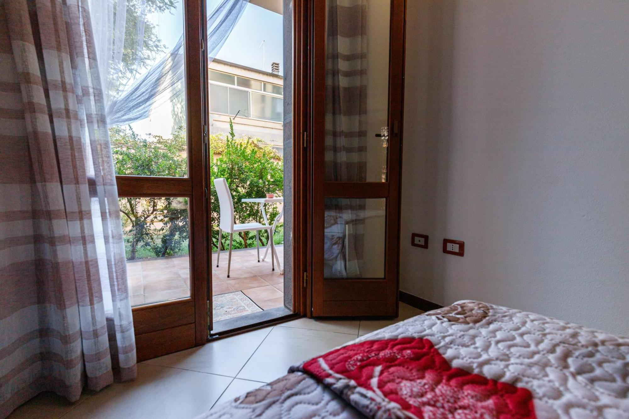Casa Lilla 1 E 2 Apartment Oristano Room photo